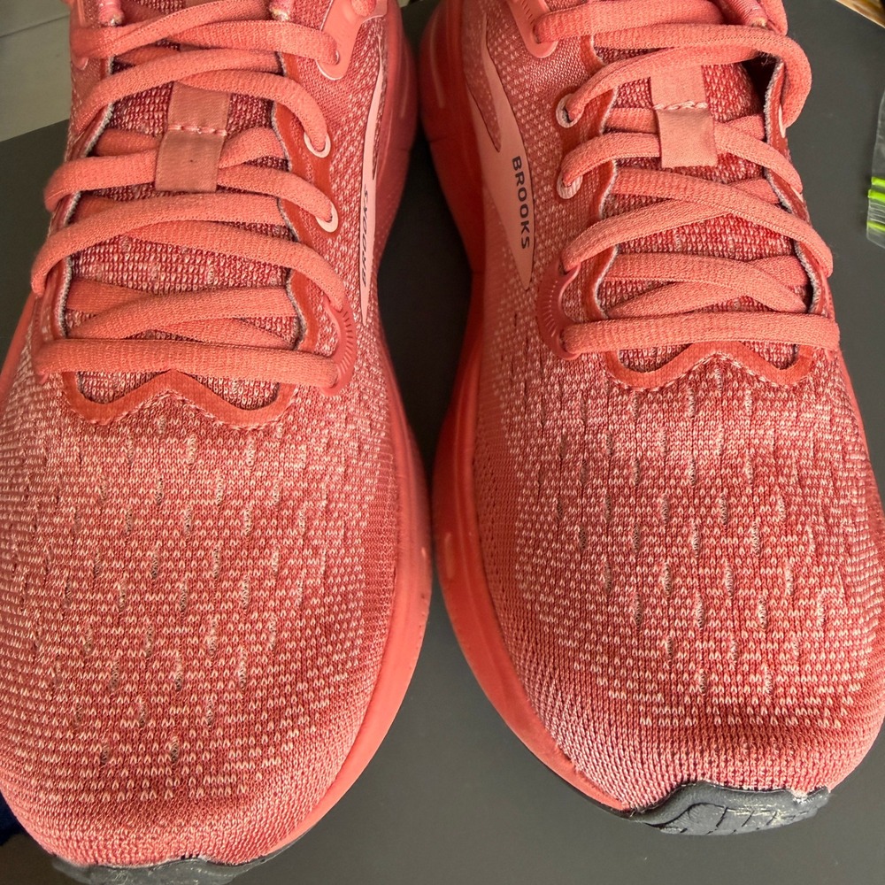 Brooks Ghost Max Running Shoes Womens 8 Pink Cushioned Sneakers 1203951B621 - Picture 4 of 10